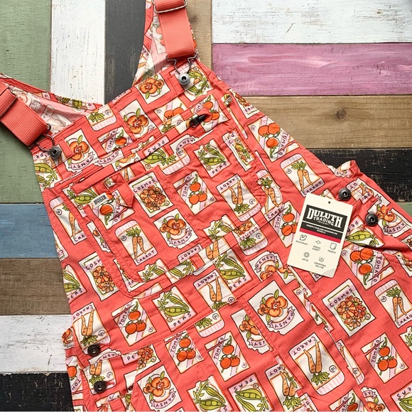 NWT Duluth Medium x31L Heirloom Gardening Bib Overalls Coral Seed Packets Farm - Picture 7 of 9
